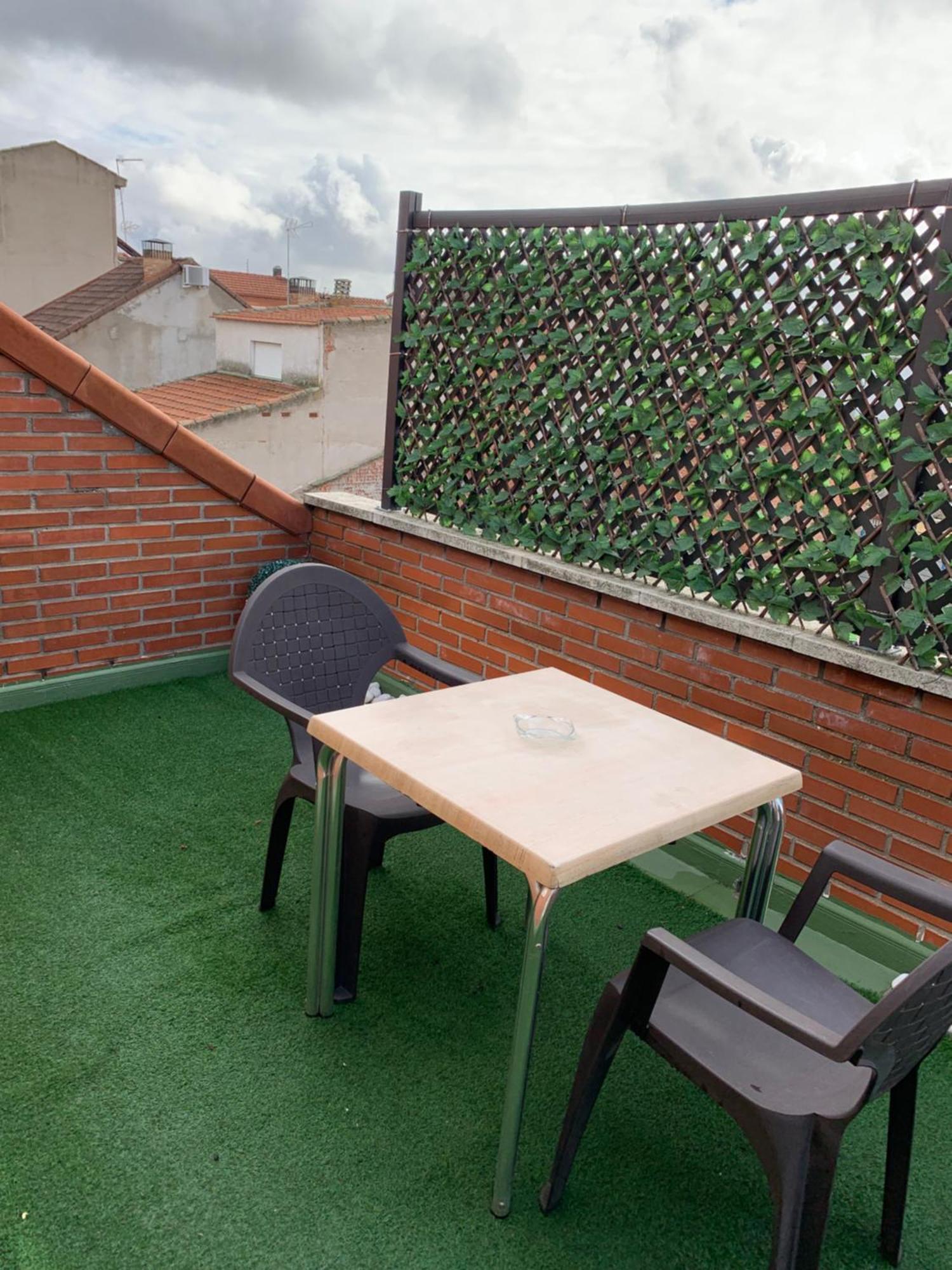 Hostal El Rocio Paracuellos de Jarama Exterior photo